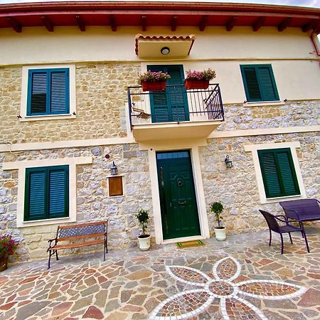 La Casa Di Nonna Tella Bed & Breakfast Lenola Luaran gambar